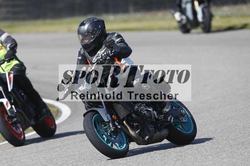 /01 02.04.2026 MAZ ADR/Gruppe gelb Gruppe gruen/86